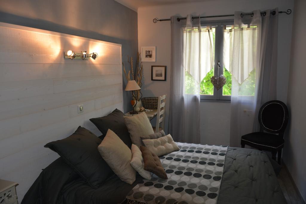 Hotel & Restaurant Le Chalvet Embrun Room photo